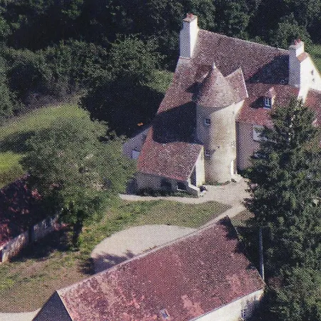 Holiday home Ch Teau In Auvergne With River And Terrace *