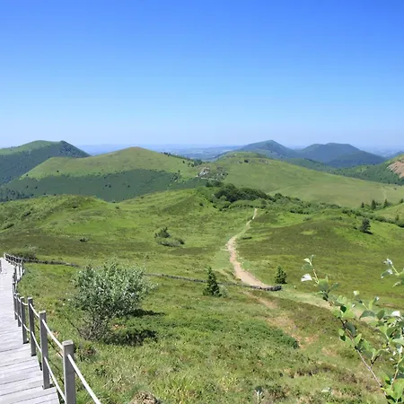 펜션 Castle In Near Forest And River *