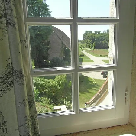 Castle In Near Forest And River * 르뵈르드르