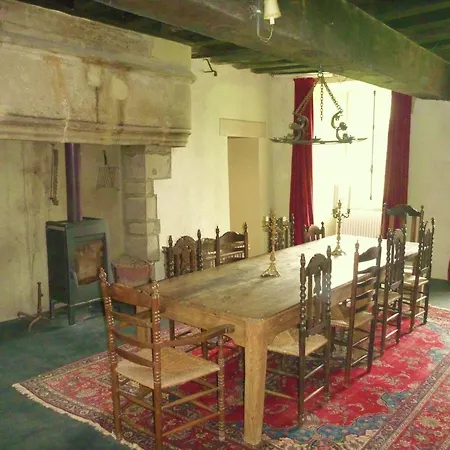 펜션 Castle In Near Forest And River *