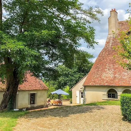 펜션 Castle In Near Forest And River *