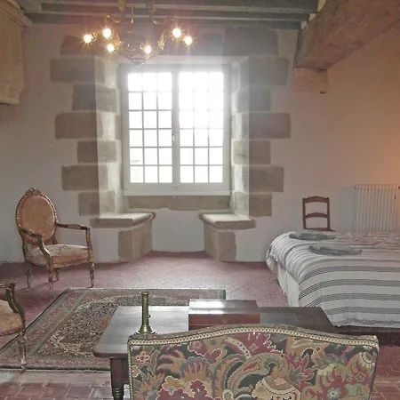 Ch Teau In Auvergne With River And Terrace Holiday home Le Veurdre