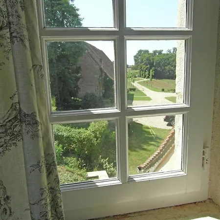 Holiday home Ch Teau In Auvergne With River And Terrace *