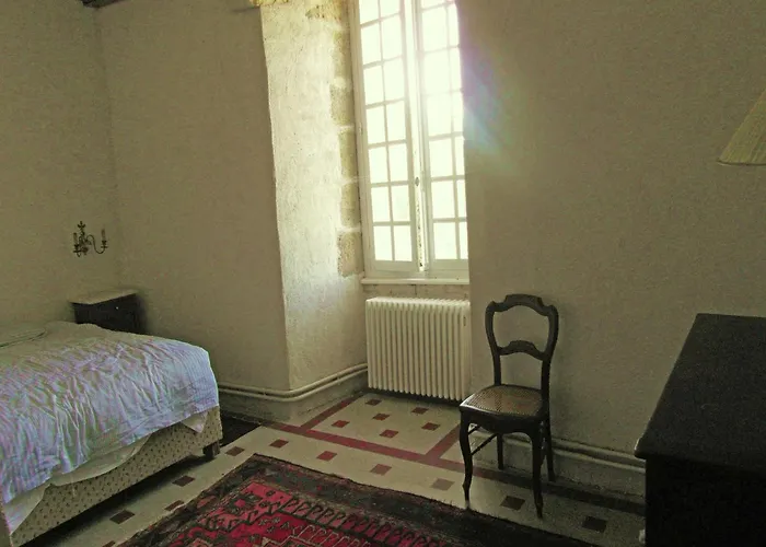 Castle In Near Forest And River 勒维尔德