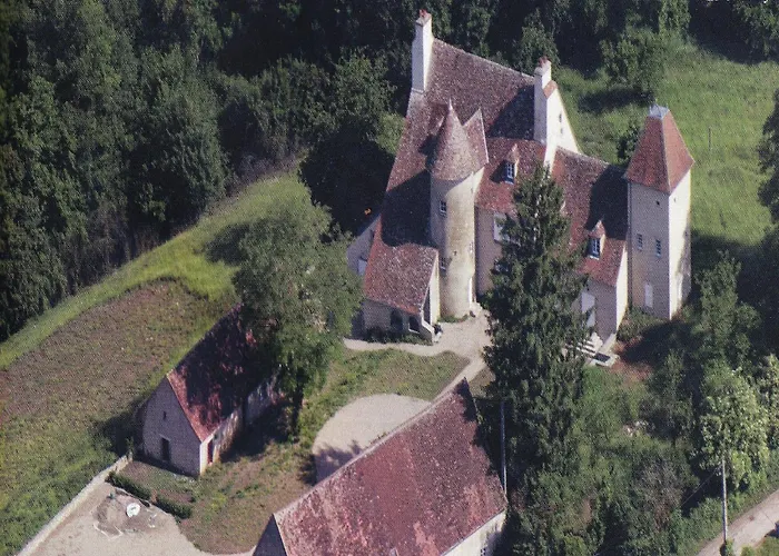 度假居 Castle In Near Forest And River 勒维尔德