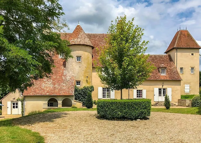 Castle In Near Forest And River 勒维尔德