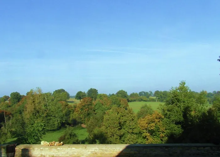 度假居 Castle In Near Forest And River *