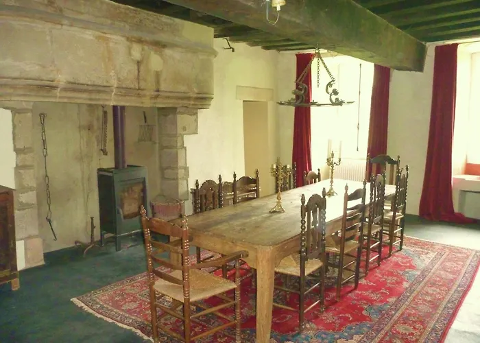 度假居 Castle In Near Forest And River *